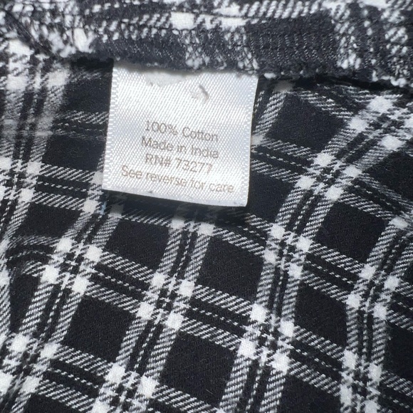 Croft & Barrow Black and White Plaid Flannel Long Sleeve Shirt - Picture 8 of 10